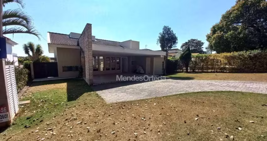 Casa térrea mobiliada com 4 quartos, 380 m² - venda por r$ 1.700.000 ou aluguel por r$ 9.778/mês - condomínio vale do lago - sorocaba/sp