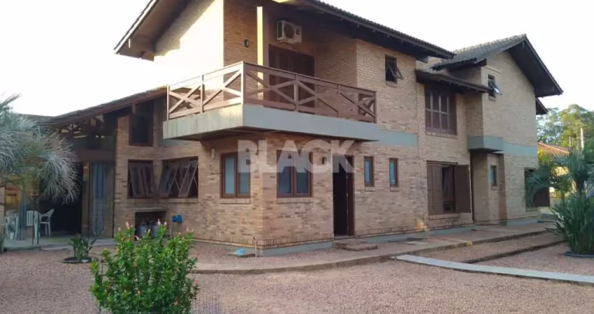 Casa com 06 quartos à venda no bairro centenário em torres rs