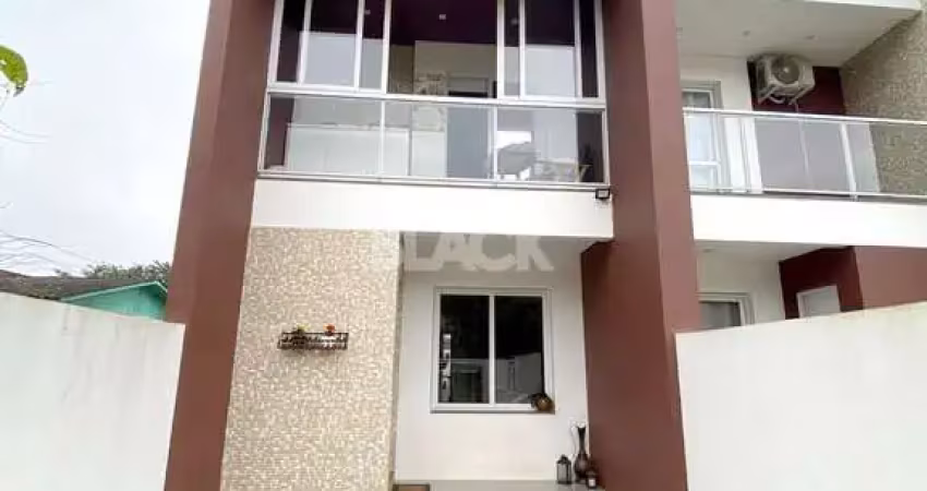 Casa geminada no Centenário em Torres RS