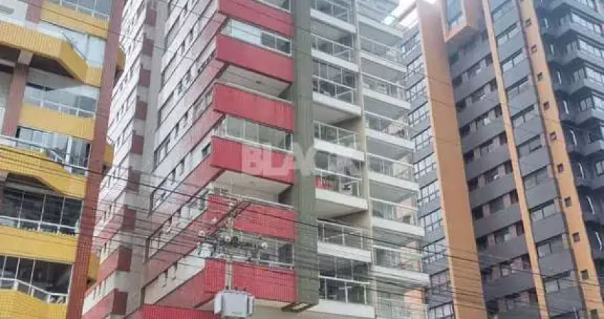 Apartamento em prédio com piscina Torres RS