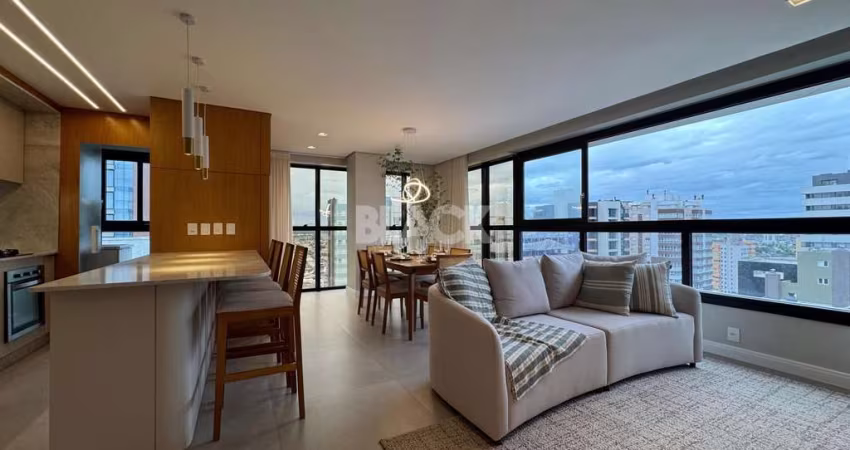 Apartamento mobiliado e equipado com 03 quartos à venda no Titanium em Torres/RS