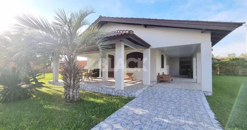 Casa na Praia Paraíso com pátio em Torres RS