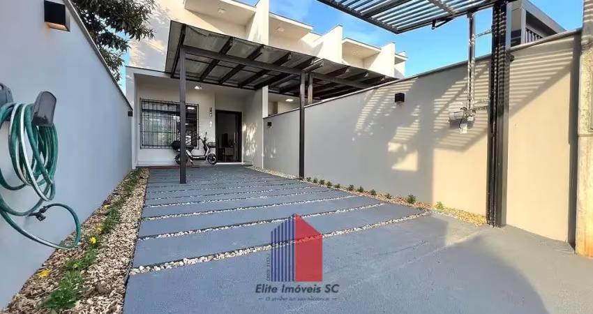 Casa com 3 quartos à venda na Rua São Leopoldo, 545, Boa Vista, Joinville