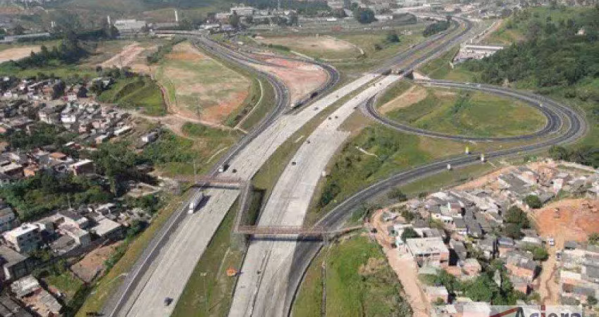 TREVO - FRENTE RÉGIS BITTENCOURT - 1Km do RODOANEL - Área com 100.314 m² - Embu das Artes/SP