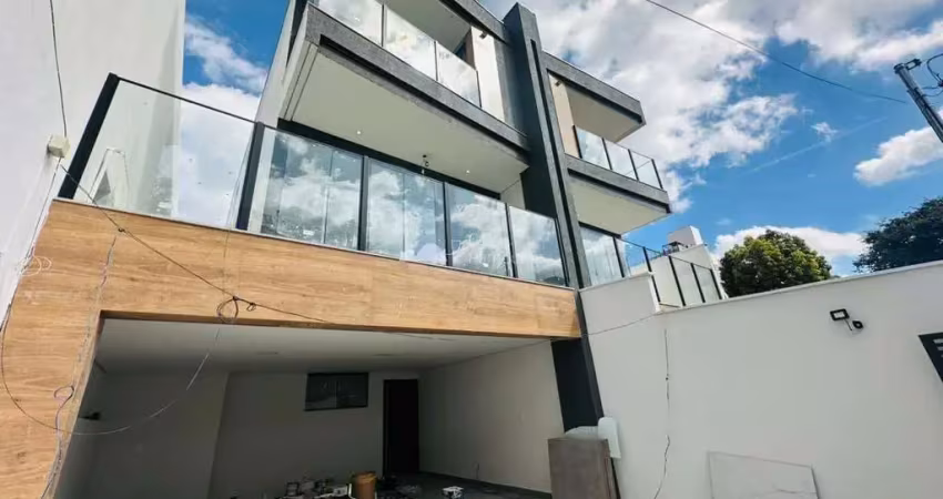 Casa com 3 quartos à venda no Planalto, Belo Horizonte 