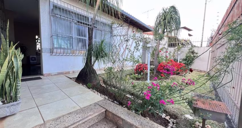 Casa com 4 quartos à venda na Santa Amélia, Belo Horizonte 