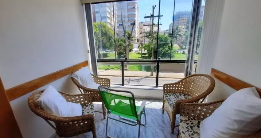 Apartamento de 02 dormitórios + dependência de empregada