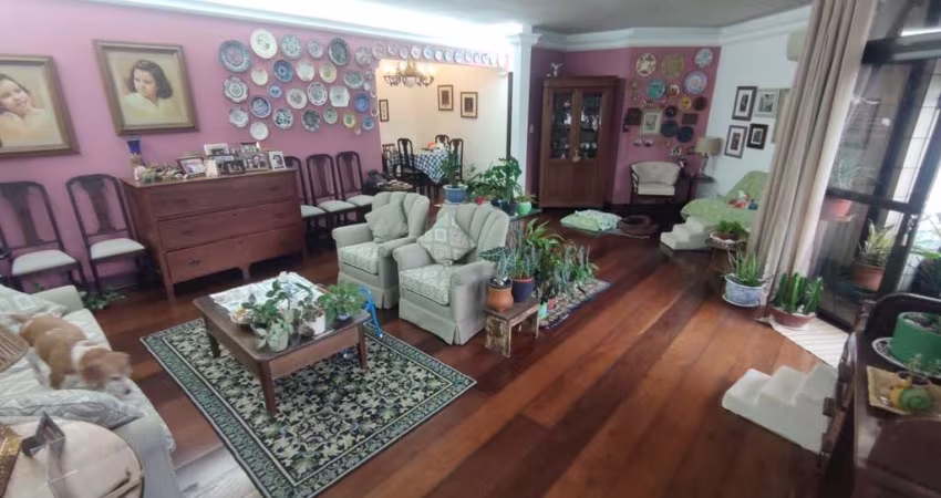 Luxuoso Apartamento de 4 Quartos na Pompéia, Santos-SP: 2 Suítes, 2 Salas, 4 Banheiros e 2 Vagas de Garagem! Agende sua visita!