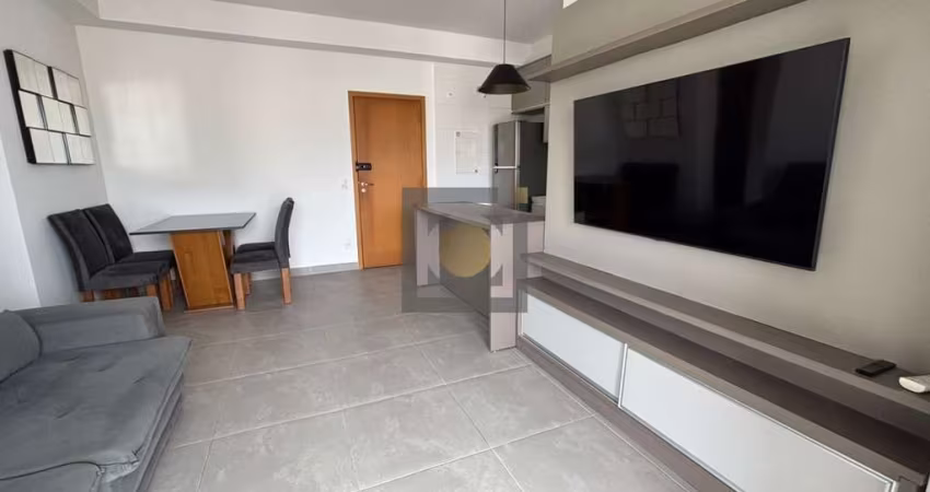 APARTAMENTO A VENDA NO GONZAGA, PORTEIRA FECHADA, 02 QUARTOS, NA QUADRA DA PRAIA E VAGA DE GARAGEM !