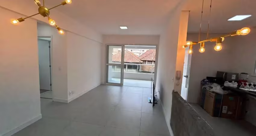 Apartamento de alto padrão à venda em Santos-SP, no Embaré! 2 quartos, 2 suítes, 1 sala, 1 banheiro, 1 vaga. 99m² de luxo!