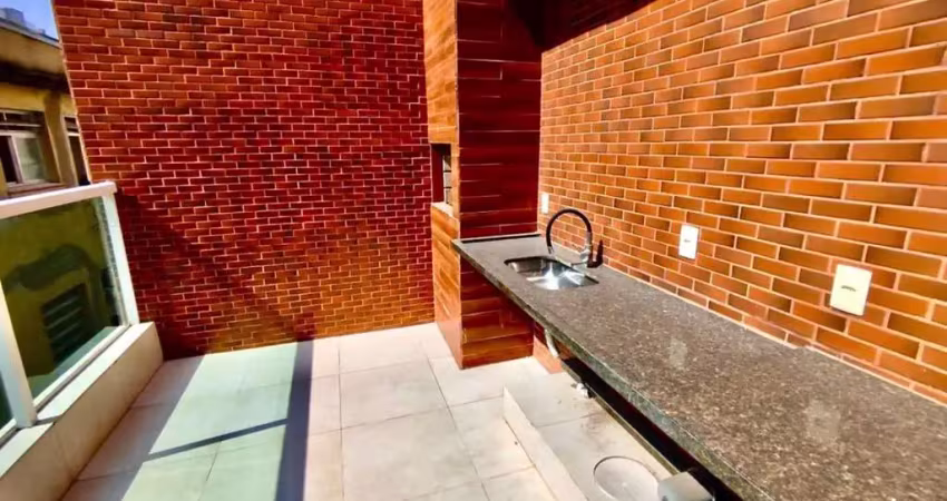 Casa de Luxo à Venda no Gonzaga, Santos-SP: 3 Quartos, 2 Suítes, 1 Sala, 5 Banheiros, 2 Vagas de Garagem, 210m².