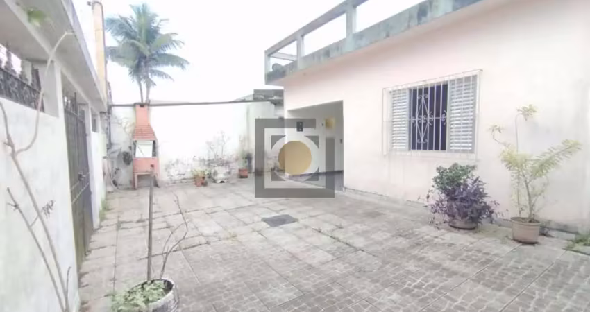 Imperdível oportunidade: Casa de 5 quartos, 1 suíte, 2 salas e 4 banheiros no Parque Continental, São Vicente-SP. 147m².