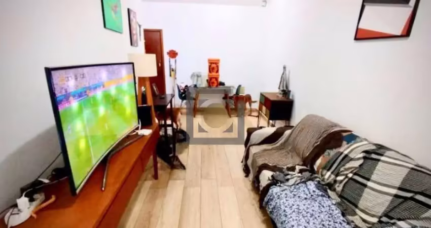 Apartamento à venda em condomínio na vila mathias, santos-sp: 1 quarto, sala, banheiro e 1 vaga de garagem. venha conhecer!
