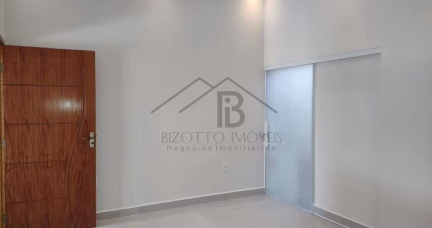 Casa a venda Próximo ao Hospital Dia! 3 dorm com 1 suíte - Cozinha com armarios planejados e completa - 2 vagas cobertas e churrasqueira.