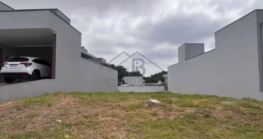 Terreno de 324 metros no jardins di roma em indaiatuba, lote com excelente topografia aceita financiamento bancario e com planta aprovada.
