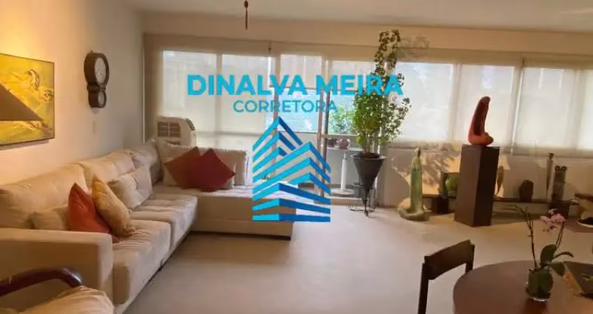 Apartamento 142m² | 3 quartos (1 suíte) | 2 vagas | varanda | vila andrade