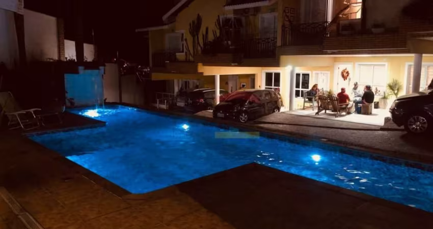 Sobrado em Condomínio 3 dormitórios, 2 suítes, 3 vagas, 240m2 no Próximo a Av. Santa Inês