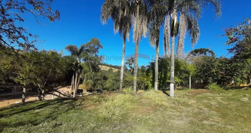 Chácara em Pedra Bela  -SP-  a 3,0 km do centro  comercial x