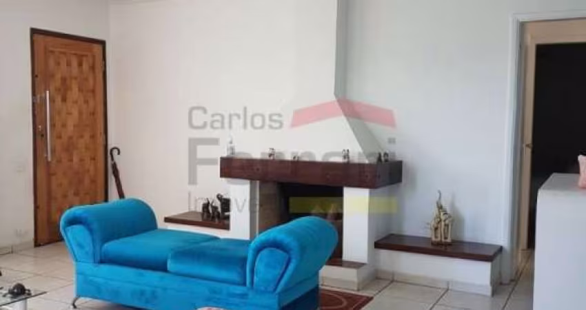 Sobrado Condomínio Fechado no Jardim Ibiratiba , 298 m² área construída / 3 dormitórios / 1 suíte