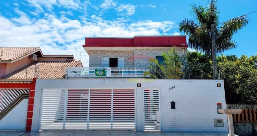 PERUÍBE, SOBRADO COM 6 ANOS DE CONSTRUÇÃO, 4 DORMITÓRIOS, 2 SUÍTES, 4 VAGAS E PISCINA