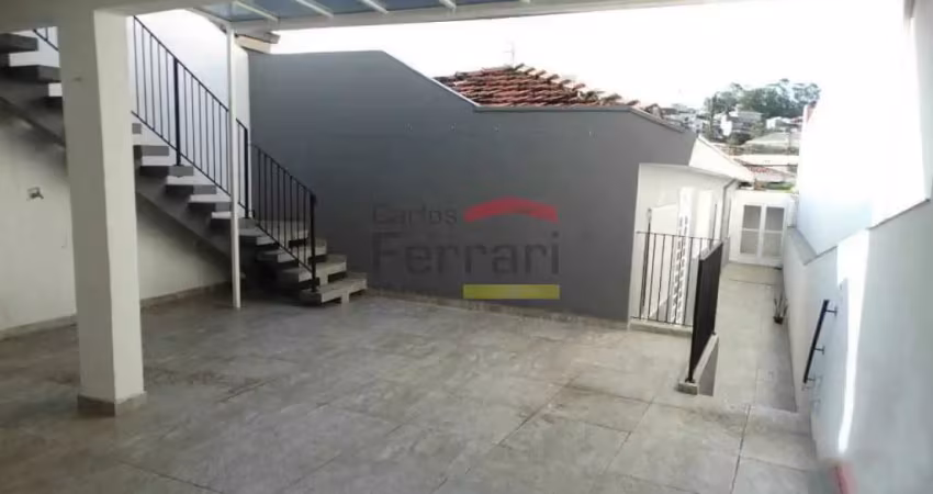 Casa térrea, na água fria, 3 dormitórios, 1 suíte, 3 vagas de garagem, 220 metros total