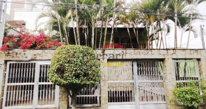 Sobrado na Vila Irmãos Arnoni, 4 dormitórios sendo 2 suítes, 8 vagas, 500 metros total, permuta