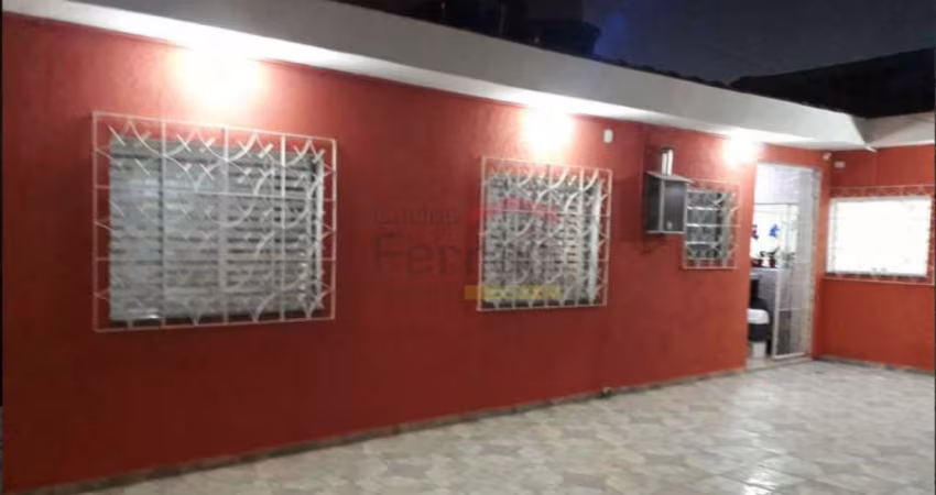Casa térrea a venda, Parque Peruche, 02 dormitórios, 01 suíte, 03 vagas, quintal, churtrasqueira