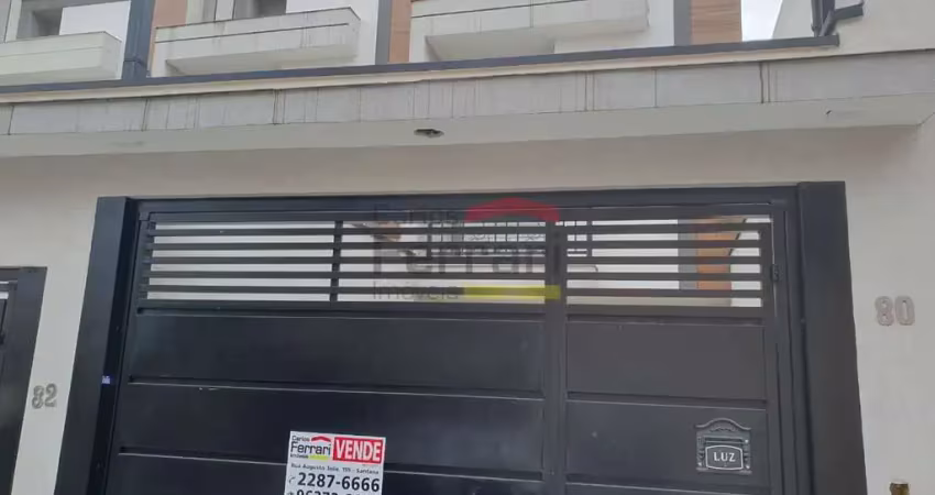 Sobrado á venda na água fria - 3 quartos e duas vagas de garagem.
