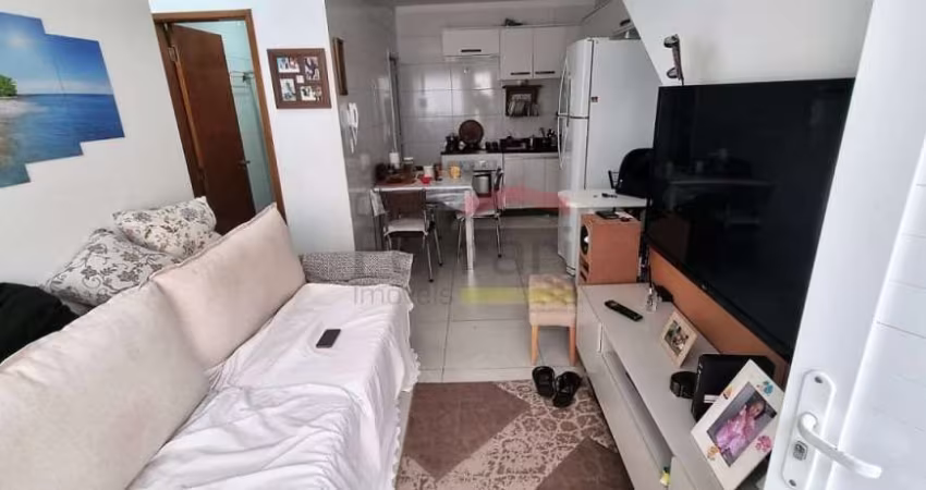 CONDOMÍNIO FECHADO, CASA TÉRREA, CONTENDO 2 DORMITÓRIOS, 1 VAGA, PRÓXIMO AO METRO