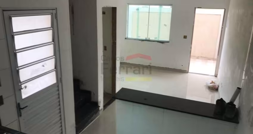 Sobrado em condomínio fechado, próximo ao Metrô Tucuruví, 2 suítes, 2 vagas