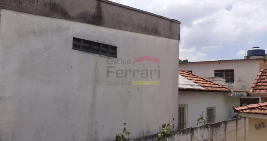 Casa térrea na Vila Gustavo, para venda em um terreno 8 x 20. Há dez minutos do mêtro Tucuruvi.