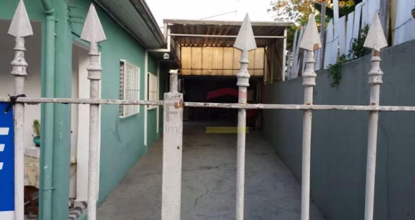 CASA DE ESQUINA COM SALÃO COMERCIAL EM SANTA TEREZINHA !!!