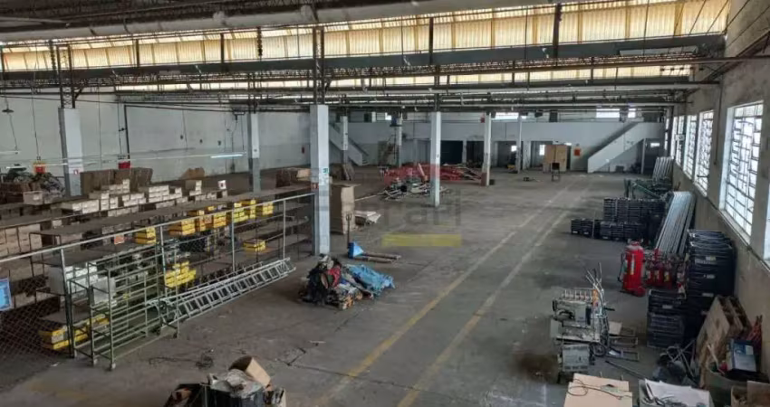 Galpão jaçanã km 86,3 rodovia fernão dias com 3.411m² escritórios copa refeitório vestiários