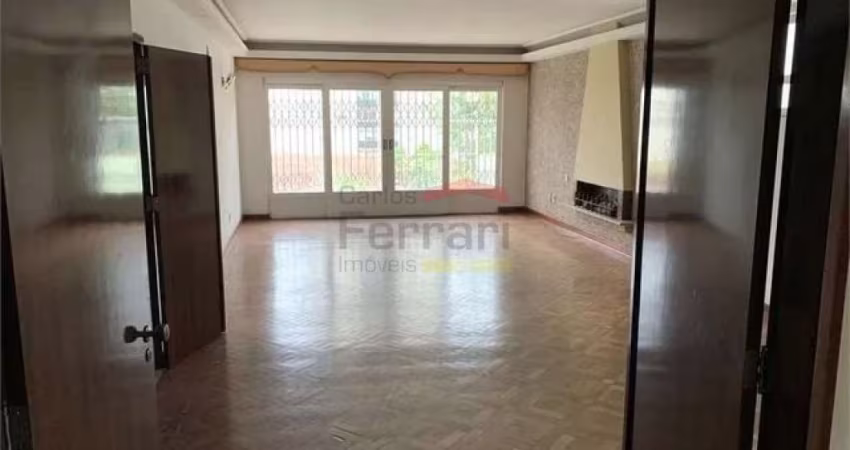 Casa térrea com Piscina á venda em Santana - 4 dormitórios e 5 vagas