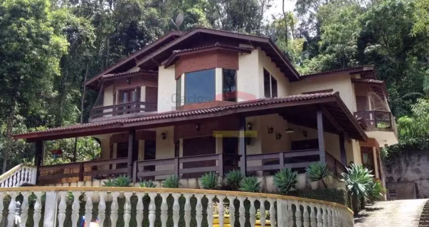 Casa à venda alpes da cantareira com 03 suites, 01 suite master.