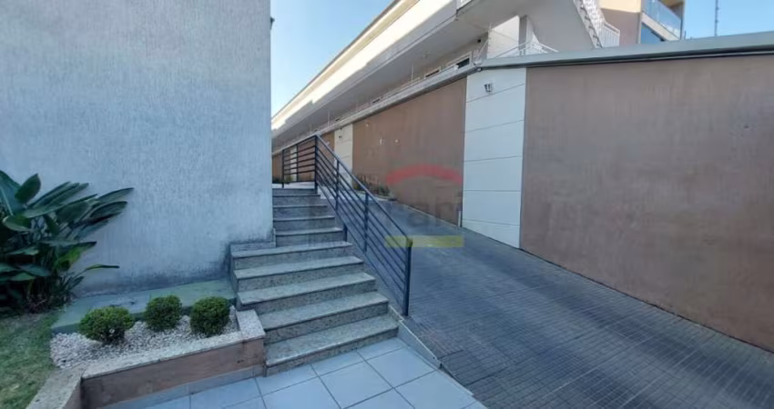 Sobrado À  Venda em Condomínio Alto Padrão na Parada Inglesa 180 m2