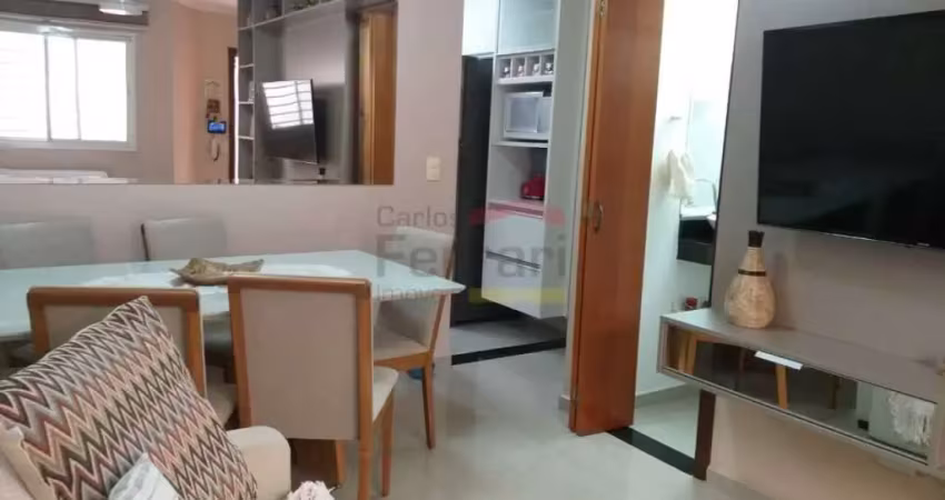 SOBRADO EM CONDOMÍNIO FECHADO - ÁGUA FRIA - 2 DORM. 2 WC. 1 VAGA. 60 M2