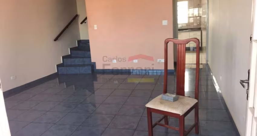 Sobrado á venda no Jardim Peri - 2 quartos e uma vaga de garagem