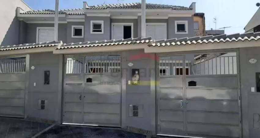 Sobrado novo, Vila Nivi, 2 quartos, sendo 2 suítes, 2 vagas.