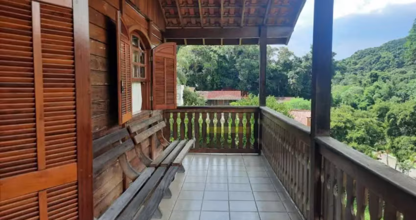 Casa no alpes da cantareira - 230,30 m2 - 6 vagas - com vista espetacular