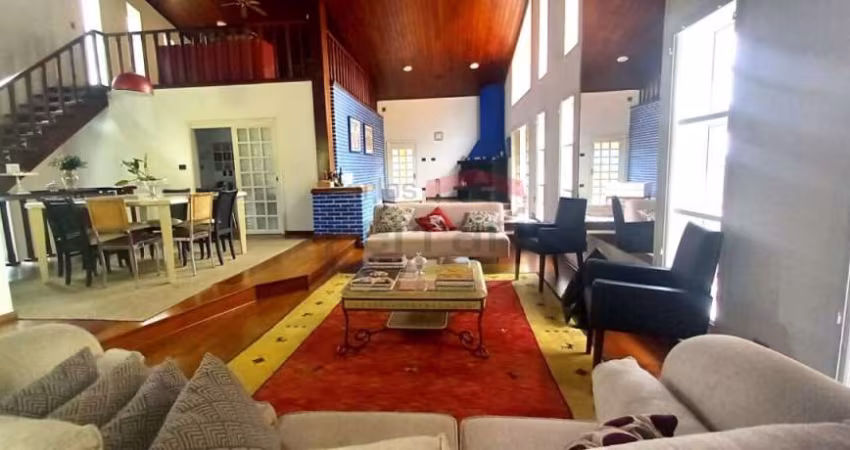 Casa de Condomínio com 4 Quartos 3 suites 3 vagas 750m²