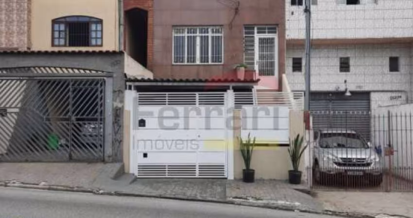 Sobrado à venda com 2 quartos e 2 vagas na Vila Mazzei