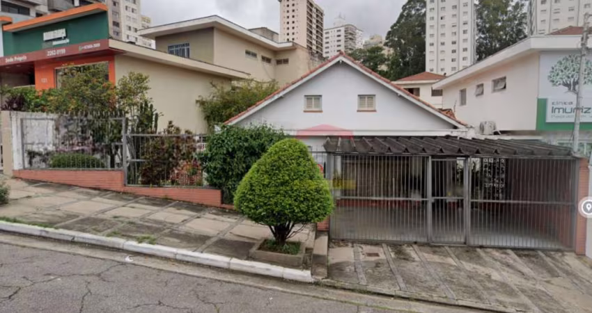 AMPLA CASA COM 03 DORMITÓRIOS + SOBRADO NOS FUNDOS COM 01 DORMITÓRIO - 02 VAGAS