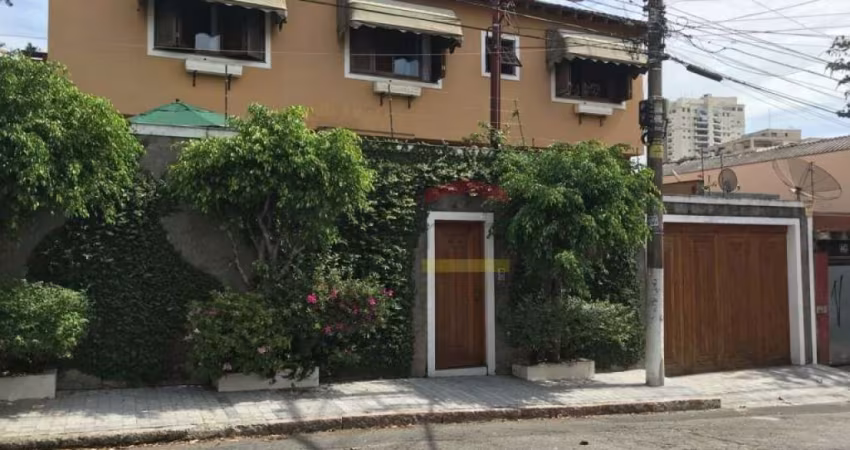 Sobrado na Água Fria com 3 dormitórios e 3 vagas