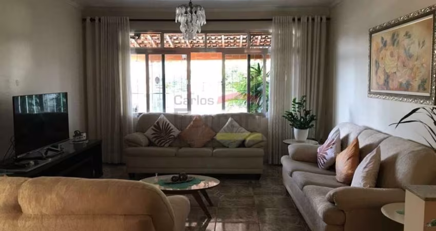 Sobrado 4 dormitórios/Vende