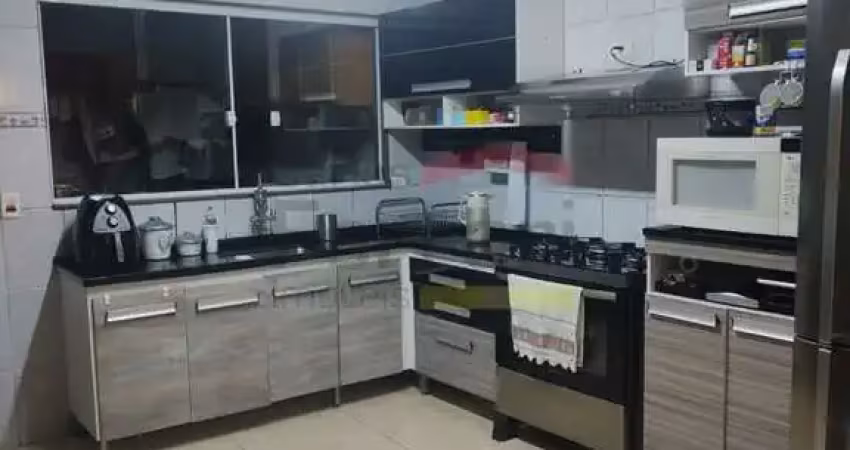 Casa com 3 quartos à venda na Rua Equari, 80, Vila Mazzei, São Paulo