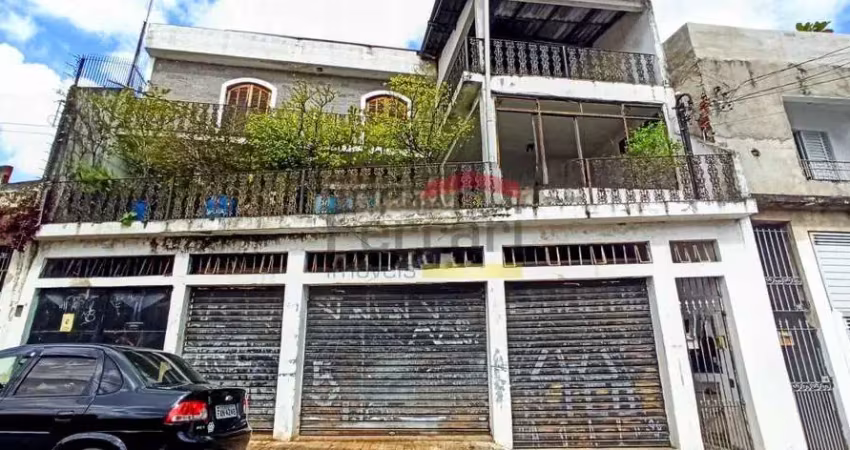 Sobrado amplo e bem localizado para alugar - 4 dormitórios, 2 suítes, terraço e 3 vagas cobertas!