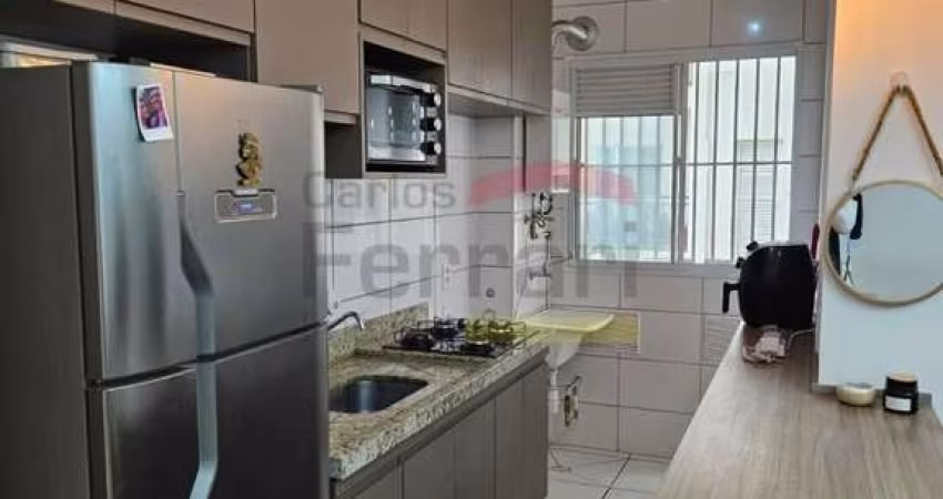 Apartamento na Vila Guilherme, piso térreo com 2 dormitórios e 1 vaga.