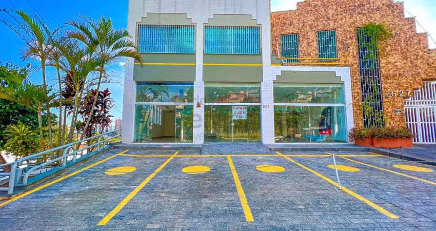 TUCURUVI, SALÃO COMERCIAL COM 2 BANHEIROS, DEPÓSITO E 5 VAGAS, PÉ DIREITO ALTO.