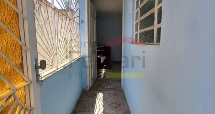 São 2 casas  térrea no mesmo terreno na Vila Gustavo